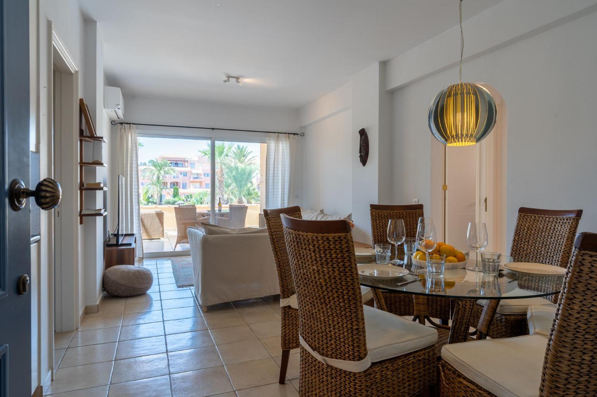 Tropical Paradise In Harbour Paphos, Central & Close To Beach 외부 사진